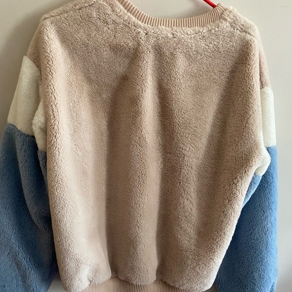 fluffy sweater for sale! Super comfy and cozy - Picture 3 of 6